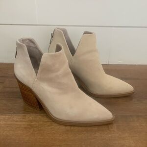 Vince Camuta gigietta bootie Tan Suede size 8